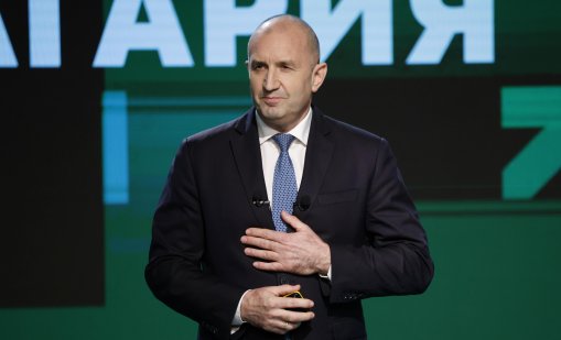 Радев представи програмата си, ще отстранява олигархията от властта ВИДЕО