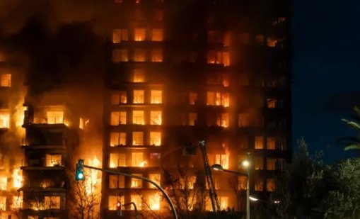Пожар в жилищен блок в Турция, има загинали деца
