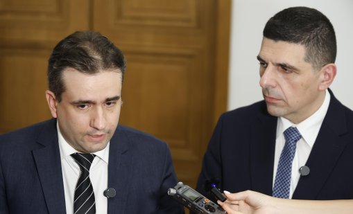 Мирчев и Божанов обвиниха ПБ, ГЕРБ и ДПС, че са провалили изслушванията за охраната на Пеевски
