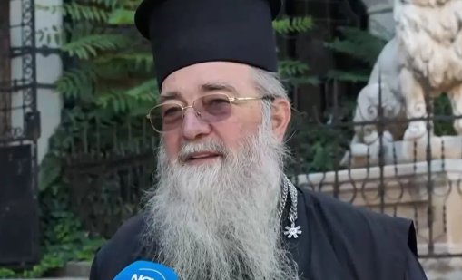 Свещеник за параклиса на Седемте рилски езера: Еколозите си правят пиар