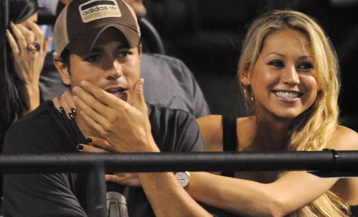 За Коледа: Курникова и Енрике показаха четирите си деца