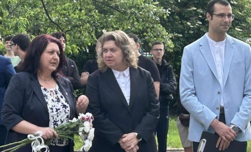 Наталия Киселова потанцува с Лу Бега в Казанлък