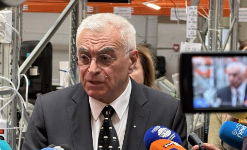 Министър Шарков: Няма възможност за манипулация на машините преди изборния ден