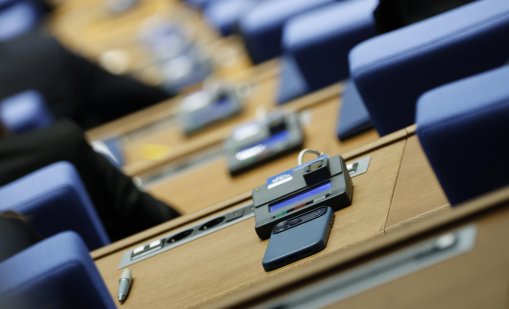 Петима министри на парламентарен контрол в парламента