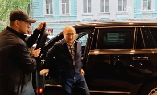 Владимир Путин "инсценира непринудена среща с публиката&ldquo; ВИДЕО