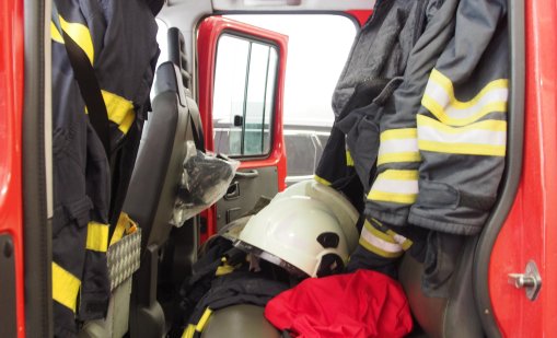 Мъж пострада при пожар в автосервиз във Варна