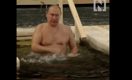Путин е направил традиционно ледено гмуркане, за да отбележи Богоявление 