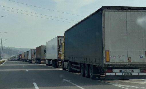 Интензивно е движението на ГКПП „Капитан Андреево“ и „Лесово“ за товарни автомобили на изход