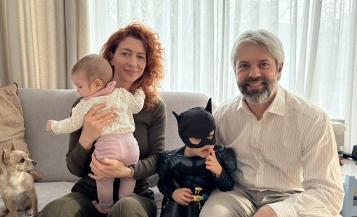 Кметът Коцев пусна кадър от вкъщи: Тази прегръдка е дар за всички вас!