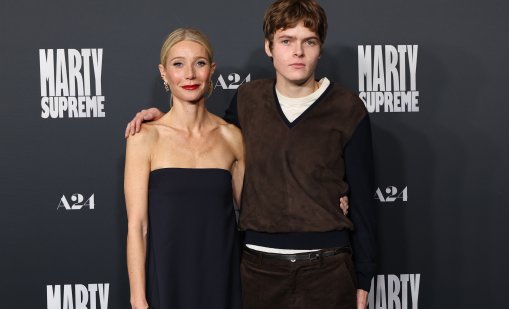 Гуинет Полтроу и синът ѝ заедно на събитие, Моузес е одрал кожата на баща си