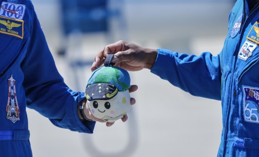 Учени предупреждават НАСА: Ще превърнете астронавтите в опитни зайчета