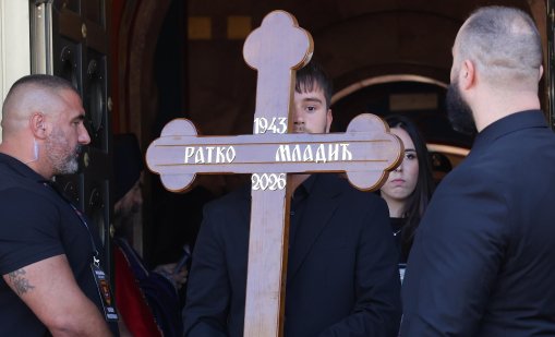 С удобна амнезия за зверствата, Сърбия погреба "Касапина от Босна" като герой ВИДЕО