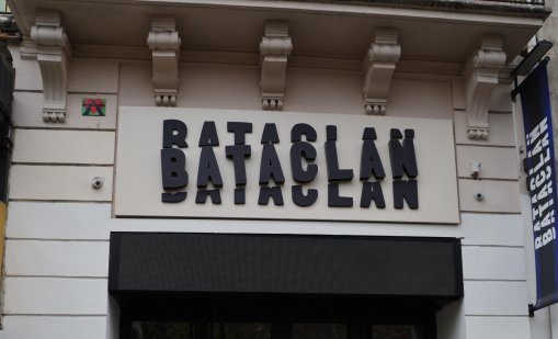 Десет години след атаките в Батаклан шокът и недоумението остават