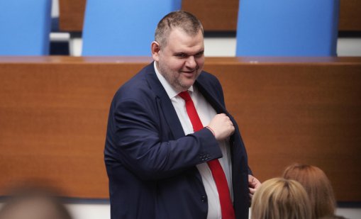 Пеевски атакува ДБ, фабрикували лъжи за негови пътувания