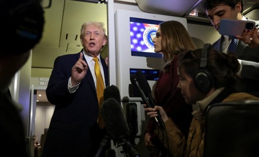 Тръмп призова Гренландия за сделка: Защитата им е колкото два кучешки впряга