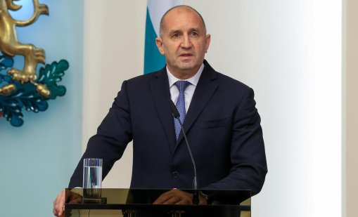 Радев сезира КС и поиска да се обяви за "нищожен" отказа на НС да разгледа референдума