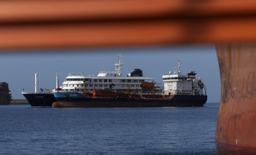 Трима турци от кораба с хантавирус ще са под карантина в Турция