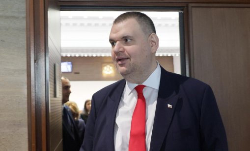 Свалиха охраната от НСО на лидера на ДПС-НН Делян Пеевски