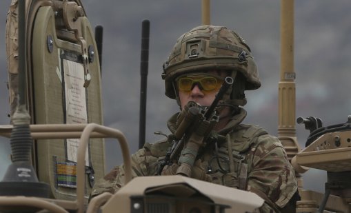 Великобритания разполага група военни в Израел по искане на САЩ