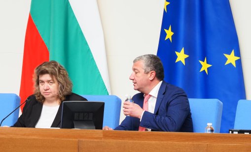 БСП: Вотът на недоверие е вреден, дебатът за фискалната политика - полезен