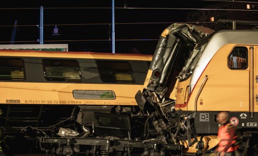 Над 40 души бяха ранени при сблъсък на два влака в Чехия