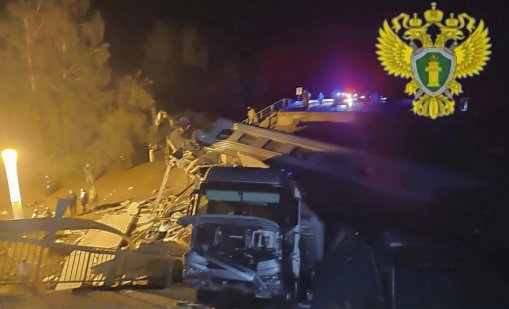 Седем загинали след срутване на мост и дерайлиране на влак в Брянска област в Русия