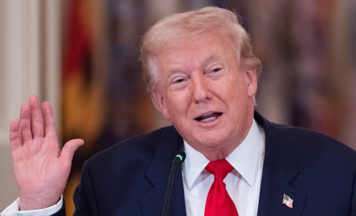 Тръмп заплаши Иран с нови силни удари