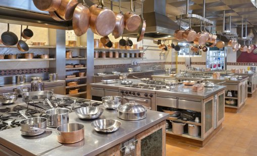 Професионално кухненско оборудване: как да изберете най-доброто?
