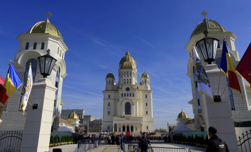 Защо новата огромна румънска православна катедрала е предизвикателство за Москва? 