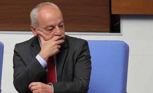 В Тристранката не се разбраха за осигуровките на държавните служители