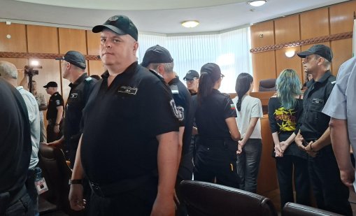 Съдът остави в ареста непълнолетна, обвинена за убийството на Кузев в Пловдив