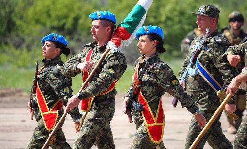 Без военна техника на парада за 6 май, вижте СНИМКИ от репетицията 