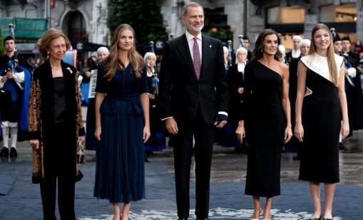 Вижте коледната картичка на кралица Летисия и испанското кралско семейство