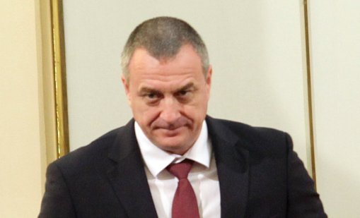 Йовчев за Петрохан: Не може да искаш оръжие за самоотбрана със заглушител