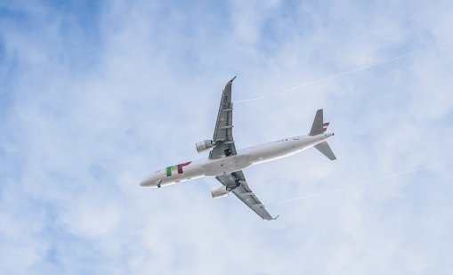 Самолет удари човек на пистата в Денвър