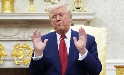 Тръмп с рекорд - лимит от 7500 бежанци, предимно бели южноафриканци