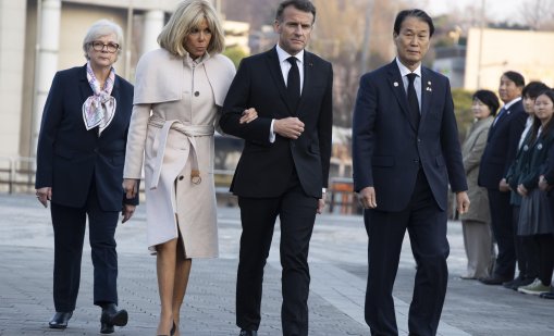 Дори критиците на Макрон се ядосаха на Тръмп за гаврата 