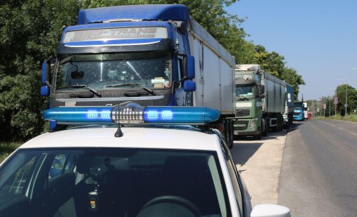 Заради жегите ограничават движението на камиони в осем области