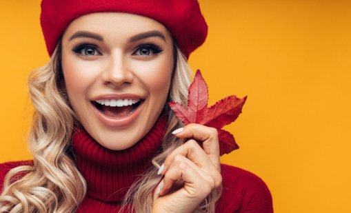 Най-елегантните визии в червено, които да носите през този сезон