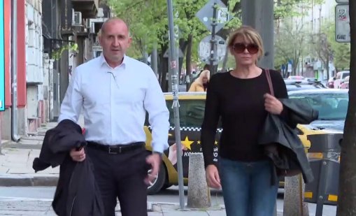 Говори ли Десислава Радева със съпруга си?  