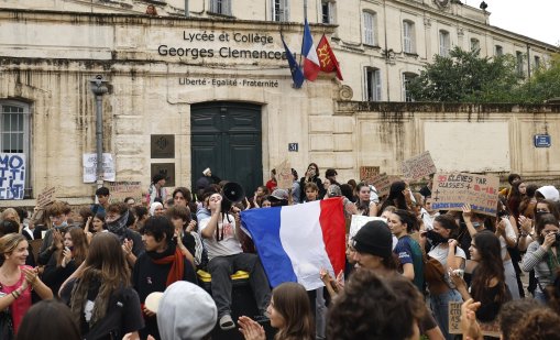 Петнадесетгодишен ученик загуби ръката си при протест във френския град Ланс