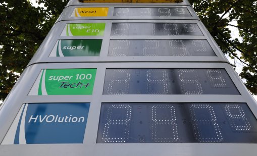 Петролът над 105 долара: Саудитска Арабия забавя доставки за Европа