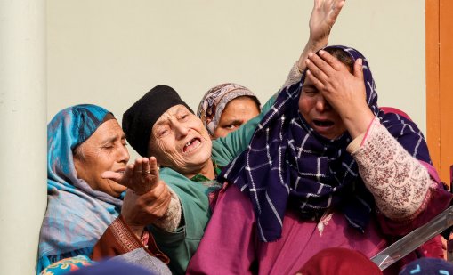 Как деца умират от индийски сироп за кашлица