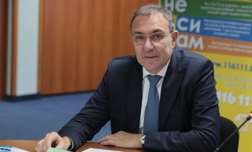 Стряскащи данни: Над 30 000 деца са родени от деца през последните десет години в България