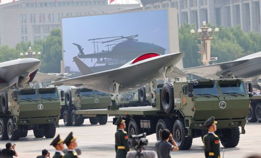 С какви оръжия се похвали Китай на военния си парад? СНИМКИ