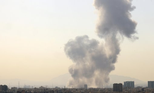 Има значителен брой смъртни случаи и ранени в Иран, Техеран обеща "смазващ отговор" ВИДЕО