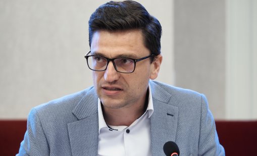 Сабрутев: Новият бюджет е като стария, дори по-лош