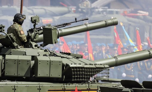 Как Западът продължава да финансира войната на Русия в Украйна?