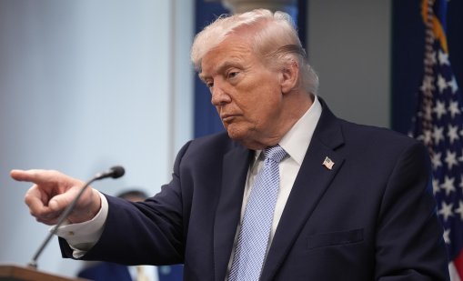 Тръмп ескалира: Иран може да бъде унищожен за една нощ 