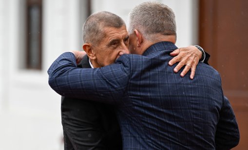 Чешкият премиер оцеля при вота на недоверие в парламента